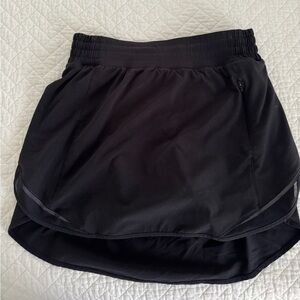 Lululemon Athletica Black Hotty Hot High Rise Skirt size 6